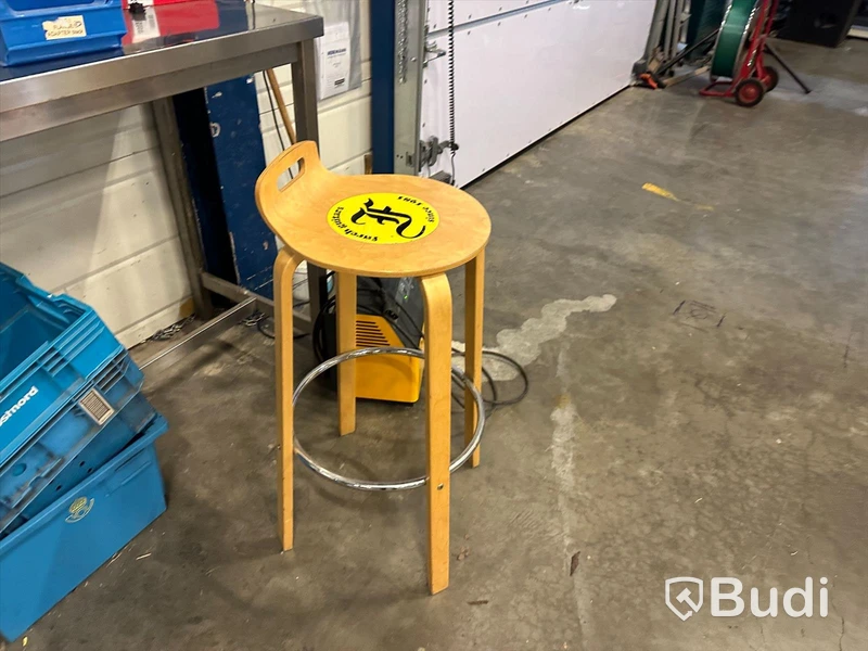Pall samt avlastningsbord i rostfritt