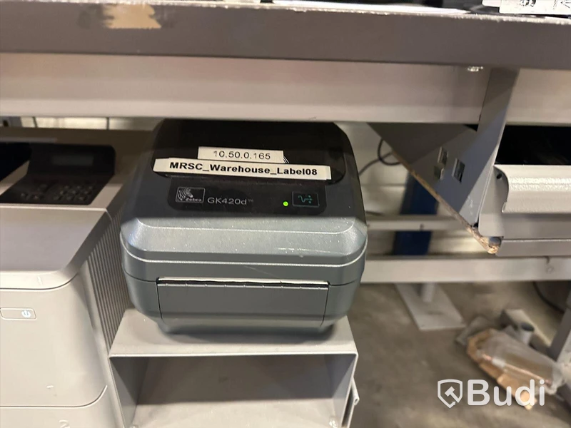 Elektriskt höj-och sänkbart packbord ink laserskrivare , etikettskrivare, dator, streckkodsläsare , 2x datorskärmar