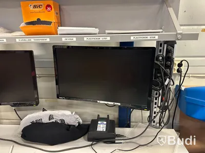 Elektriskt höj-och sänkbart packbord ink laserskrivare , etikettskrivare, dator, streckkodsläsare , 2x datorskärmar