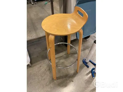 Avlastningsbord, sittpall samt sopsäckshållare