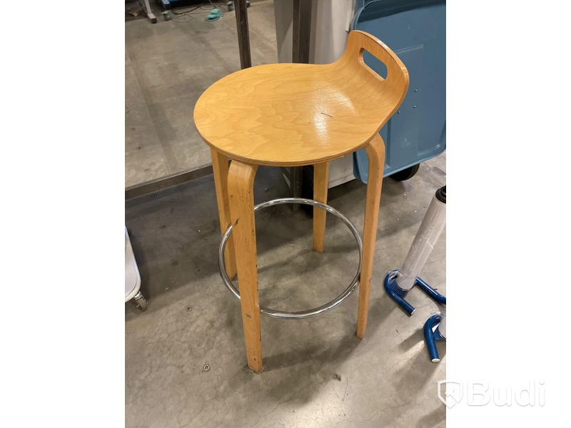Avlastningsbord, sittpall samt sopsäckshållare