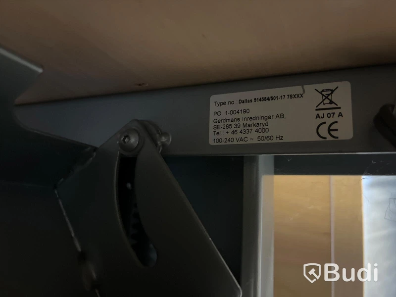 Elektriskt höj och sänkbart skrivbord. OBS ej funktions testat
