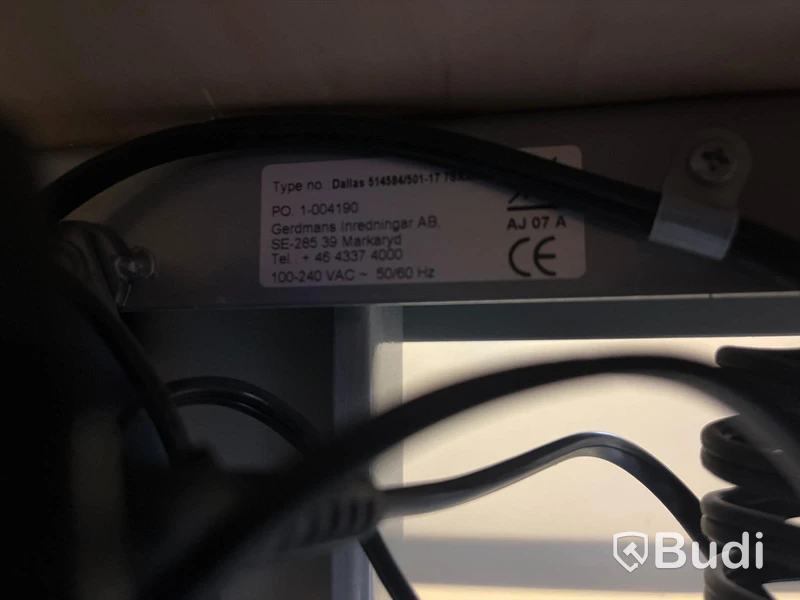 Elektriskt höj och sänkbart kontorsstol och hurts. OBS ej funktions testat