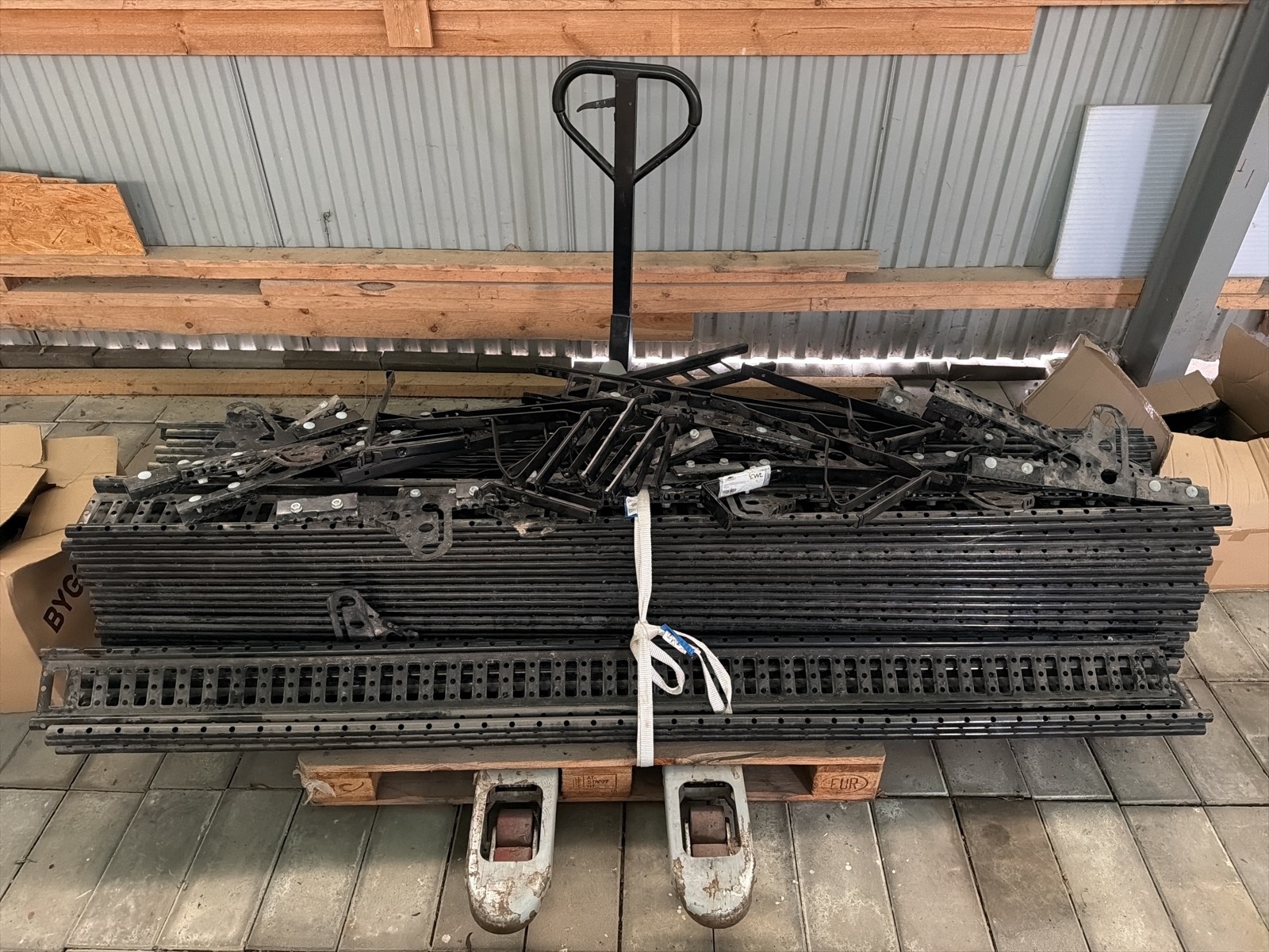 Stort parti med taksäkerhet