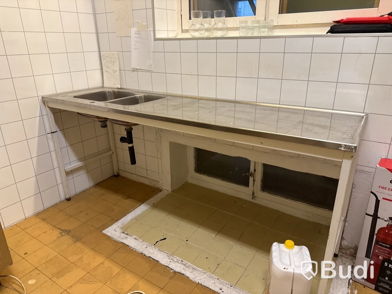 Rostfri diskbänk med dubbla hoar | 210x60x91 cm