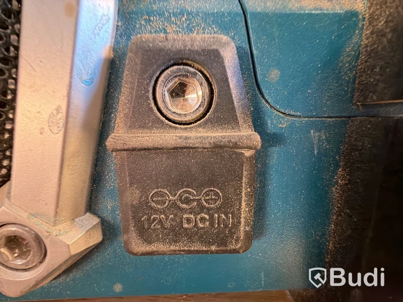 Byggradio | Makita DMR108