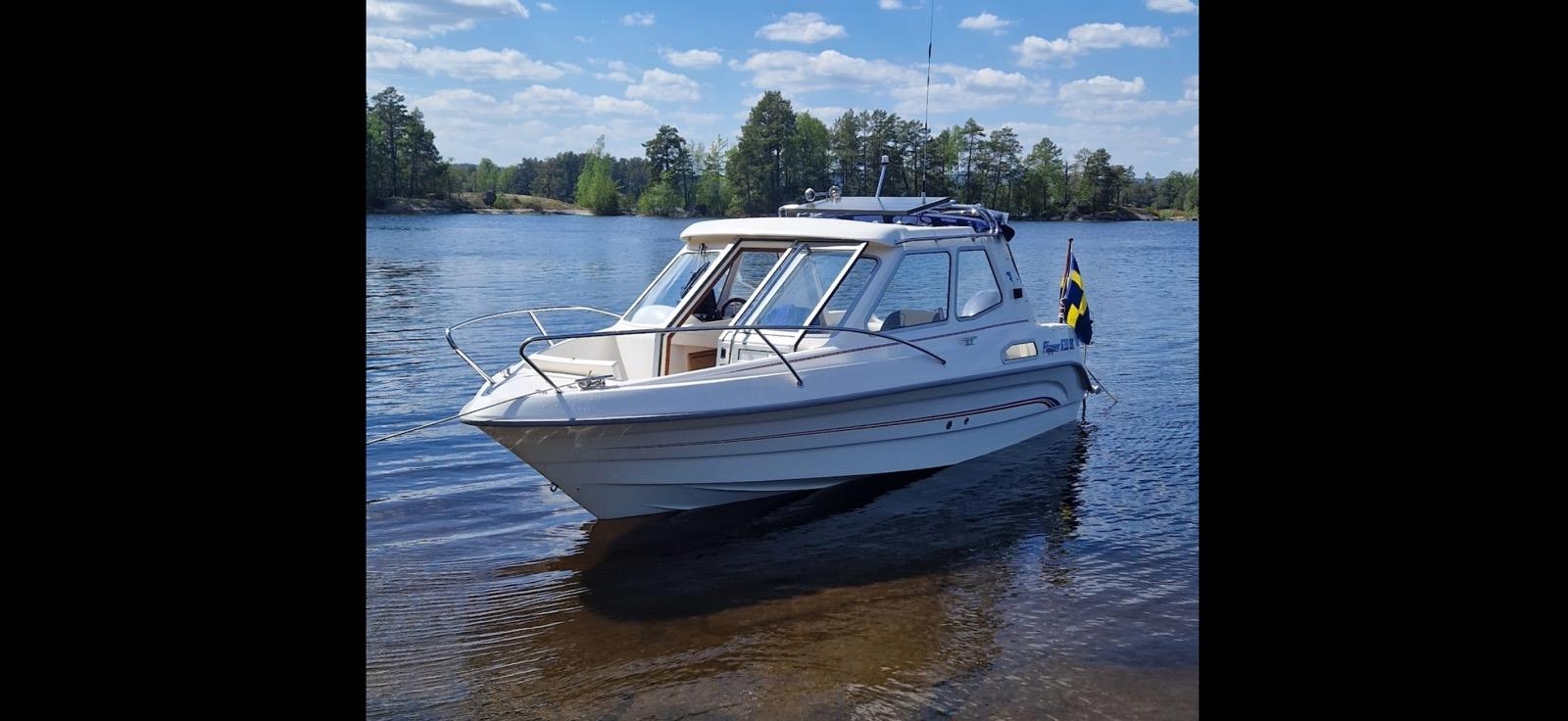 Flipper 630 OC med Yamaha 4-takt 115hk - 02, med obromsad trailer