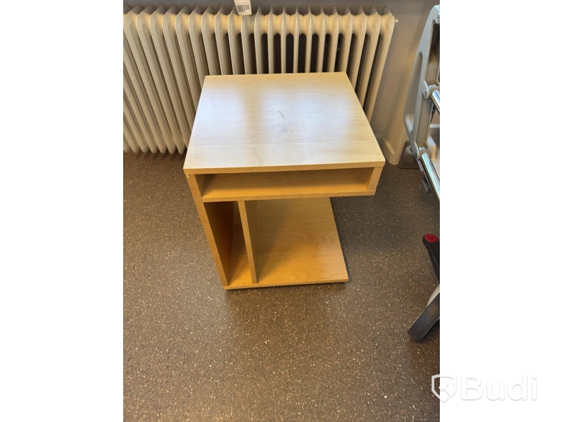 Sjukhussäng, elektrisk, ställbar inkl. sängbord