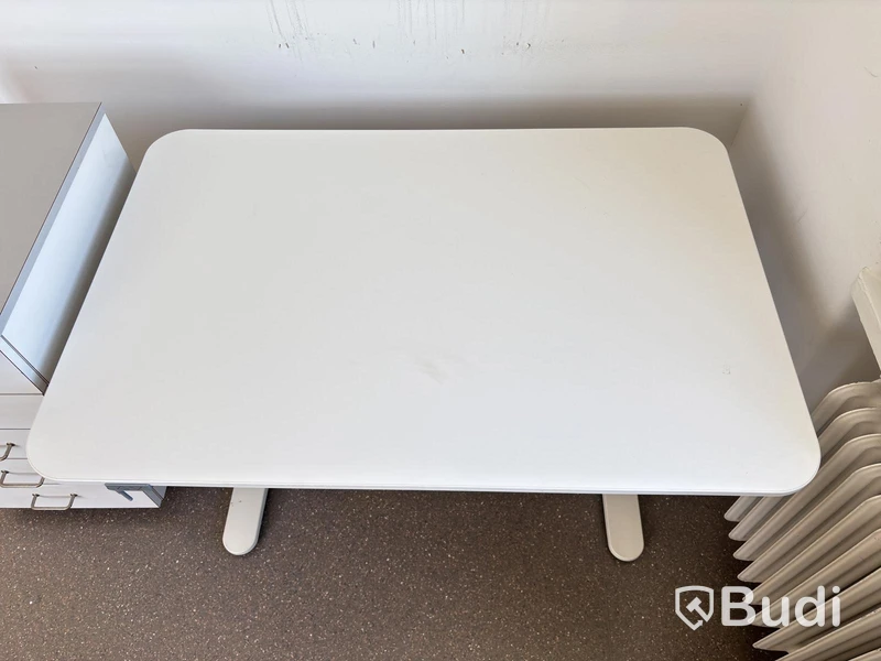 Höj- och sänkbart skrivbord Ikea inkl. hurts