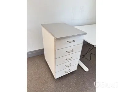 Höj- och sänkbart skrivbord Ikea inkl. hurts