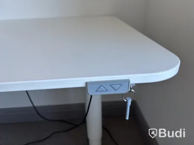 Höj- och sänkbart skrivbord Ikea