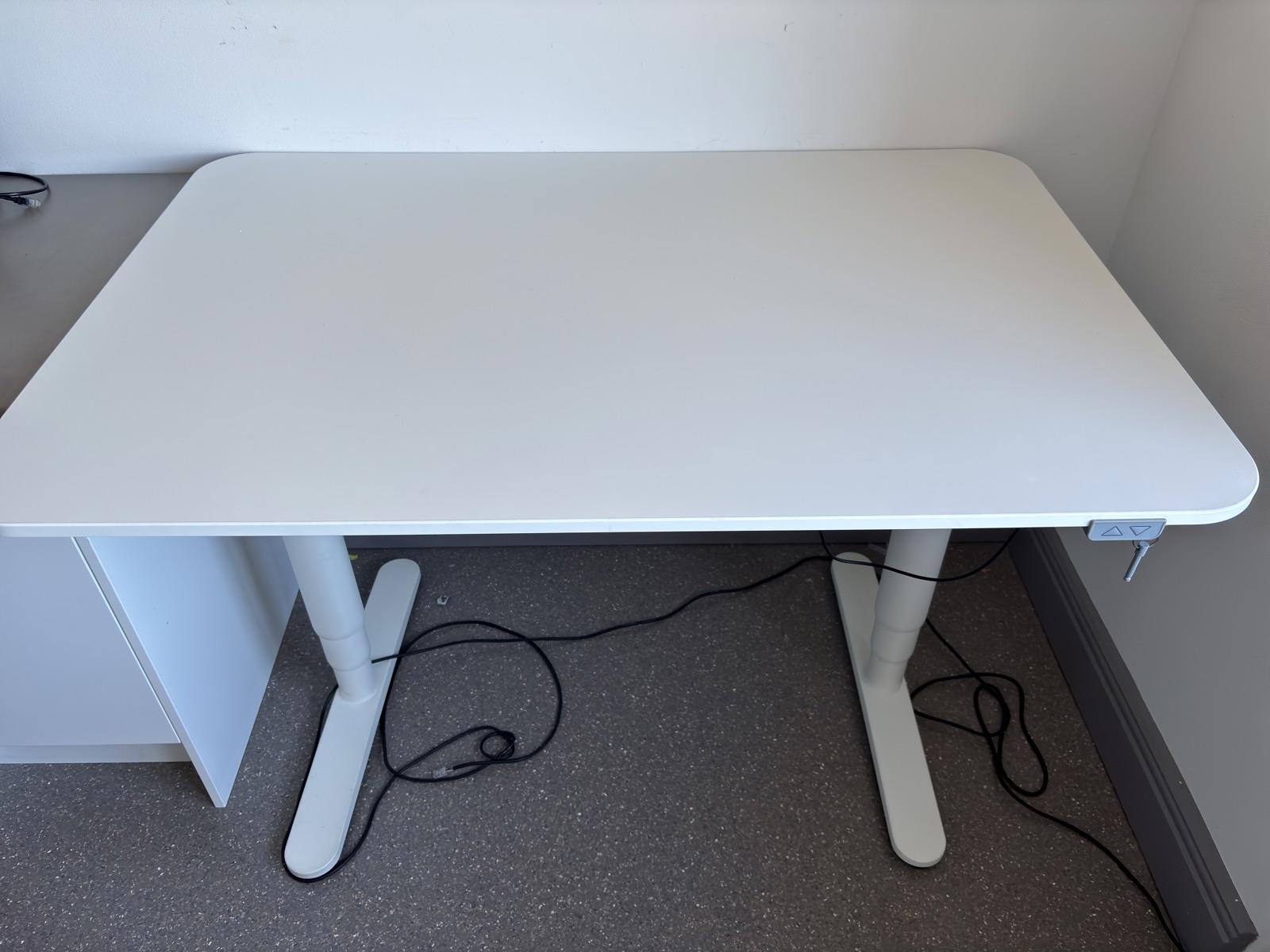 Höj- och sänkbart skrivbord Ikea