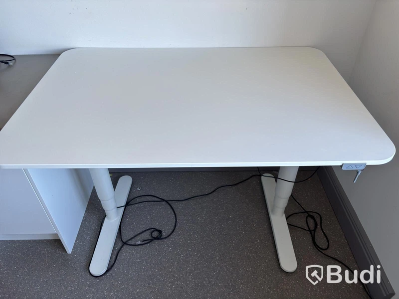 Höj- och sänkbart skrivbord Ikea