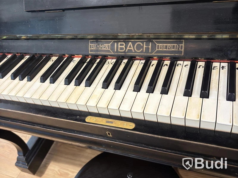 Piano Ibach