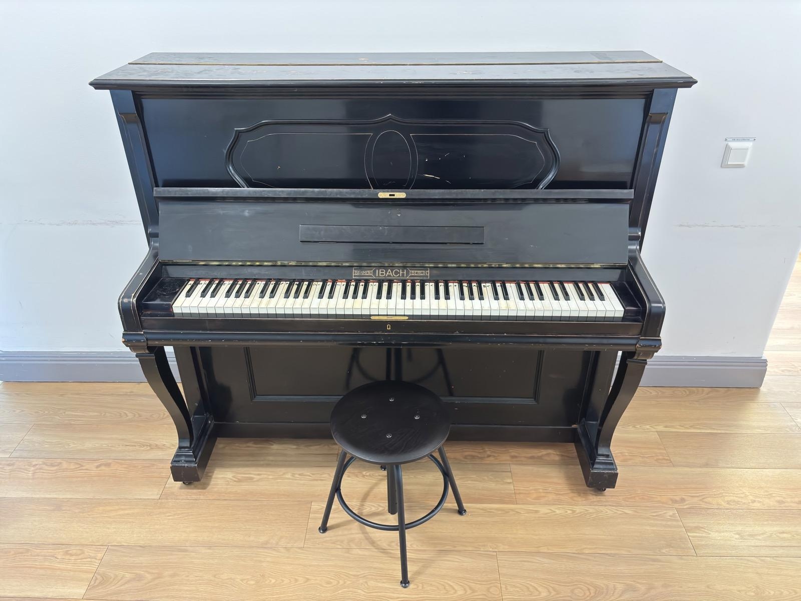 Piano Ibach