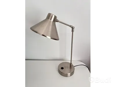 Höj- och sänkbart skrivbord Ikea inkl. kontorsstol och hurts