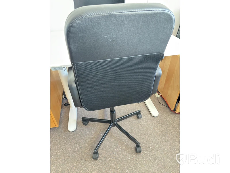 Höj- och sänkbart skrivbord Ikea inkl. kontorsstol och hurts