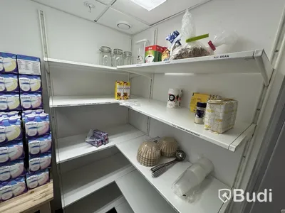 Hyllsystem, bord  inkl. innehåll