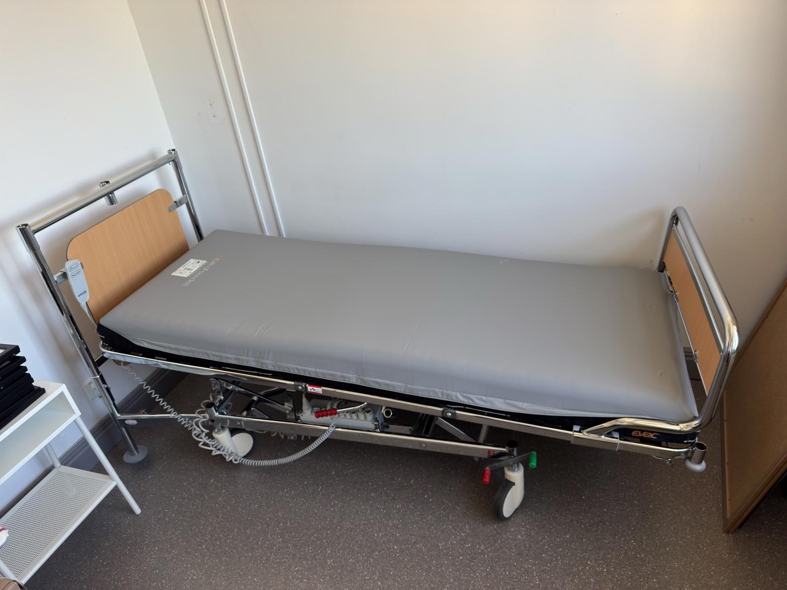Sjukhussäng, elektrisk, ställbar