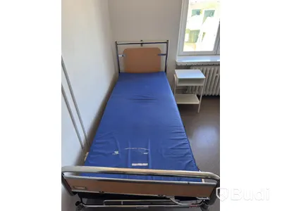 Sjukhussäng, elektrisk, ställbar inkl. sängbord