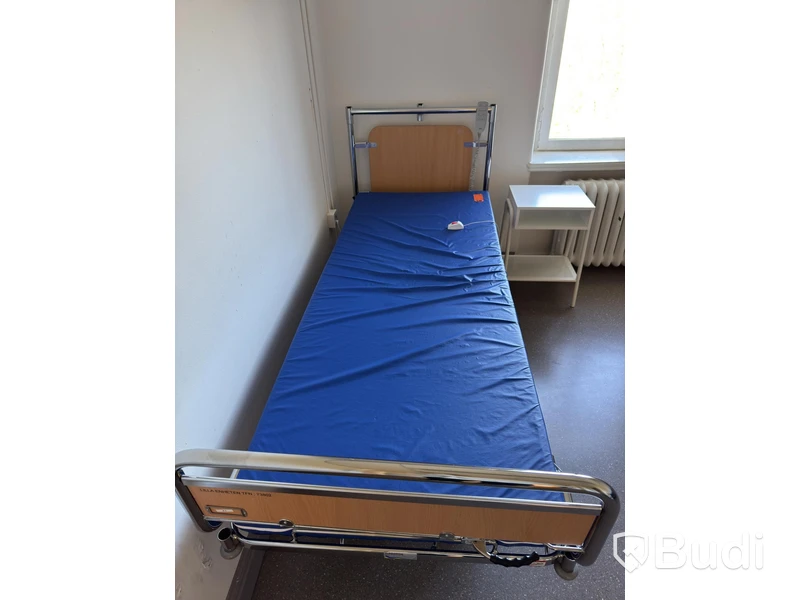 Sjukhussäng, elektrisk, ställbar inkl. sängbord Ikea
