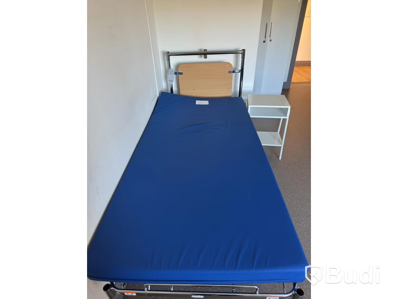Sjukhussäng, elektrisk, ställbar inkl. sängbord