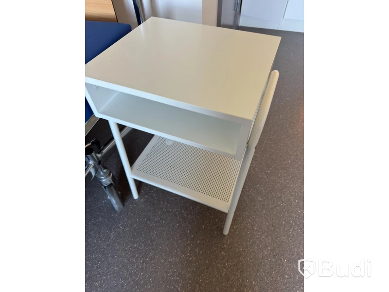 Sjukhussäng, elektrisk, ställbar inkl. sängbord