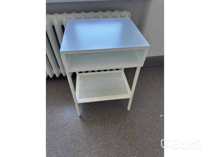 Sjukhussäng, elektrisk, ställbar inkl. sängbord