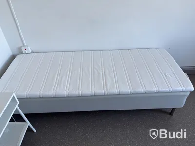 Säng inkl. sängbord Ikea