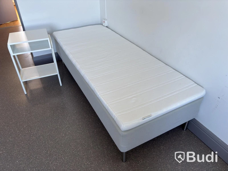 Säng inkl. sängbord Ikea