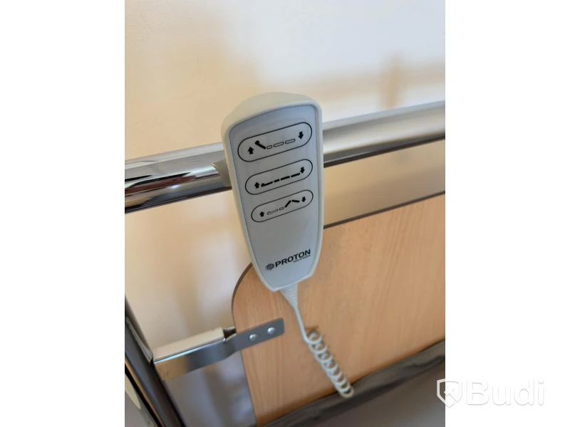Sjukhussäng, elektrisk, ställbar inkl. sängbord