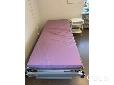 Sjukhussäng, elektrisk, ställbar inkl. sängbord