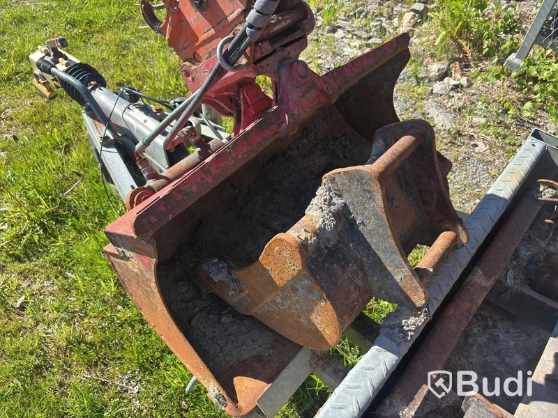 Hanix mini excavator including trailer, repair project