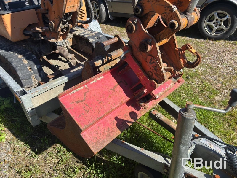 Hanix mini excavator including trailer, repair project