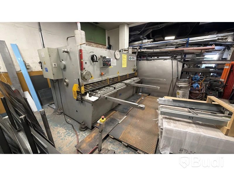 Hydraulic guillotine shear ZDMT QC11Y-6x2500