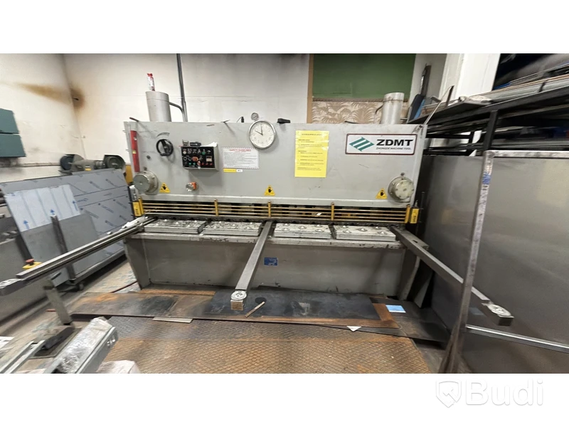 Hydraulic guillotine shear ZDMT QC11Y-6x2500