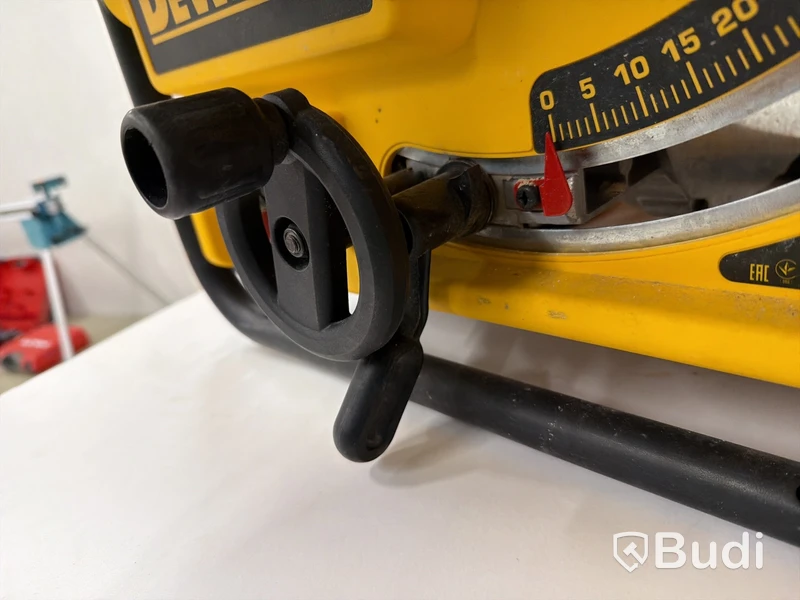 Bordsåg DeWalt DW745-QS