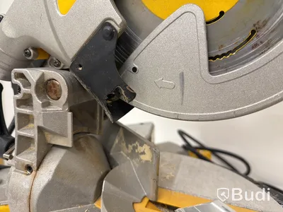 Kap- och klyvsåg Dewalt DWS777-QS