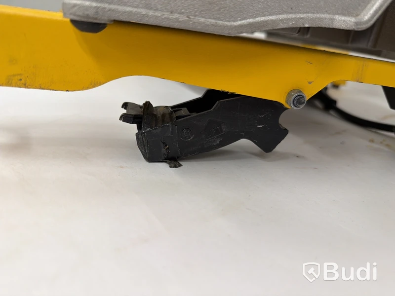 Kap- och klyvsåg Dewalt DWS777-QS