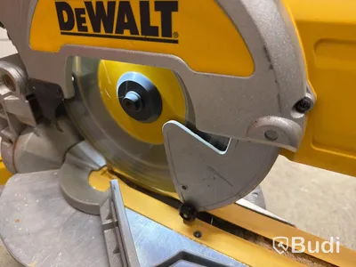 Kap- och klyvsåg Dewalt DWS777-QS