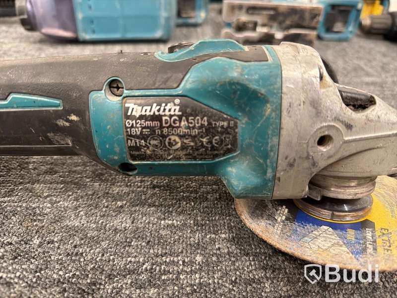 Parti verktyg Makita, ink laddare och 2 st batterier
