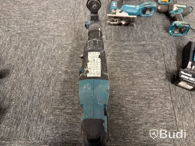 Parti verktyg Makita, ink laddare och 2 st batterier