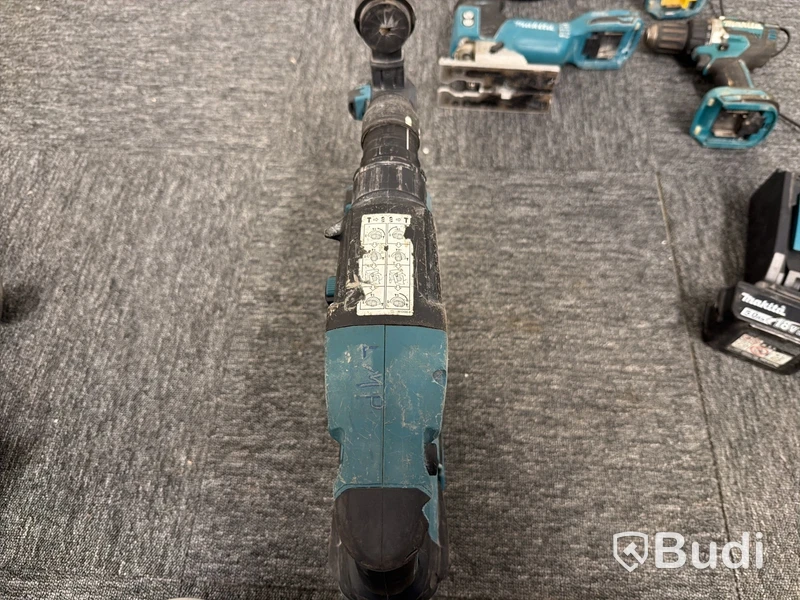 Parti verktyg Makita, ink laddare och 2 st batterier