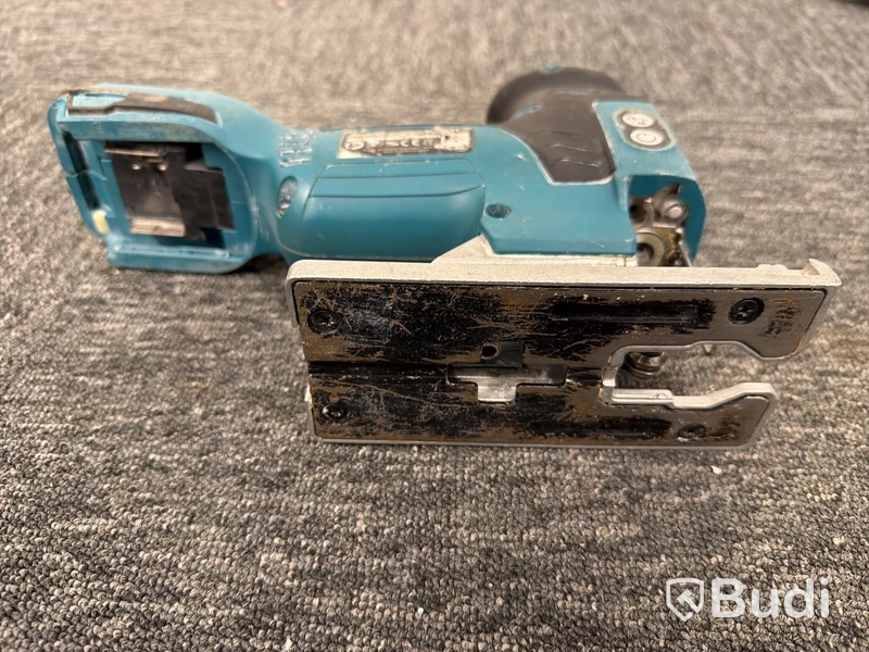 Parti verktyg Makita, ink laddare och 2 st batterier