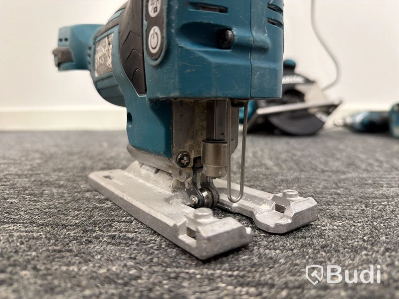 Parti verktyg Makita, ink laddare och 2 st batterier