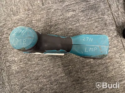 Parti verktyg Makita, ink laddare och 2 st batterier