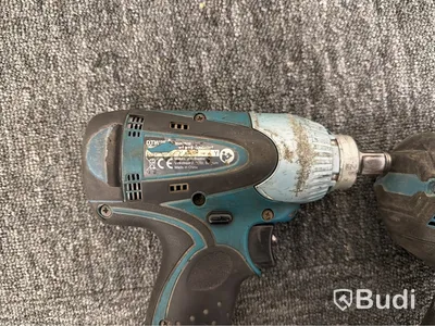 Parti verktyg Makita, ink laddare och 2 st batterier