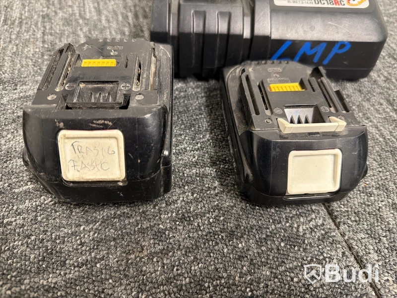Parti verktyg Makita, ink laddare och 2 st batterier