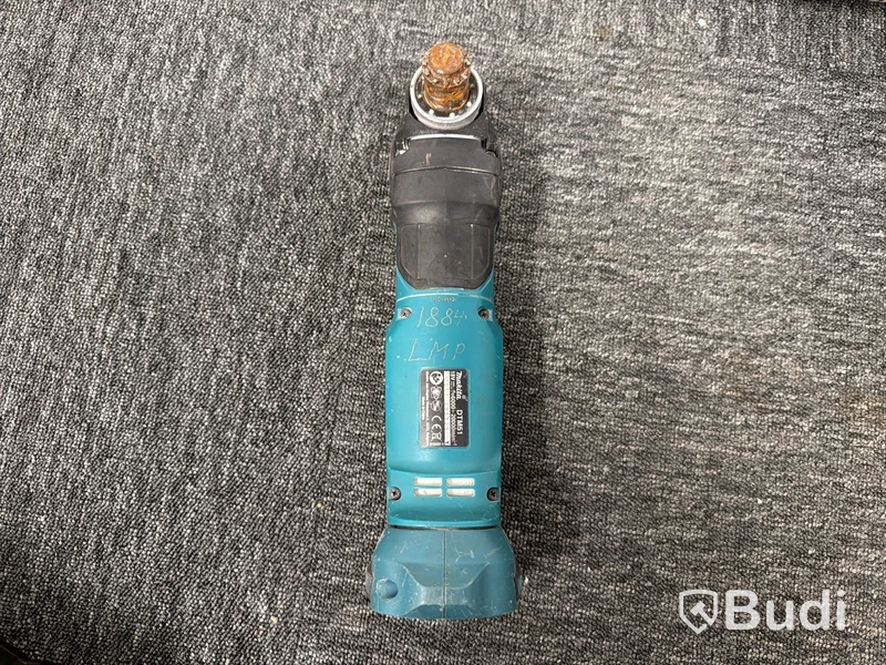 Parti verktyg Makita, ink laddare och 2 st batterier