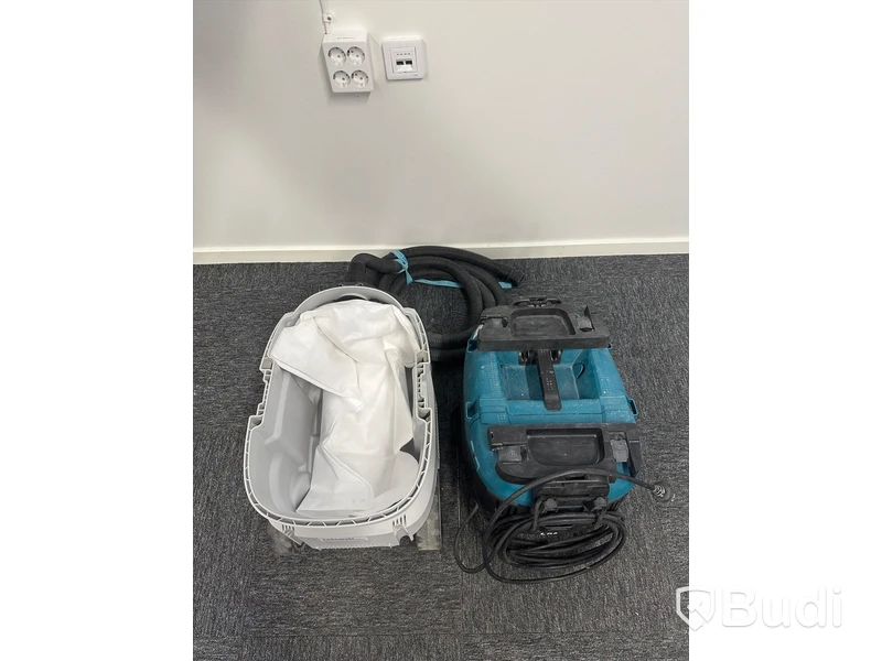 Dammsugare Makita VC4210L